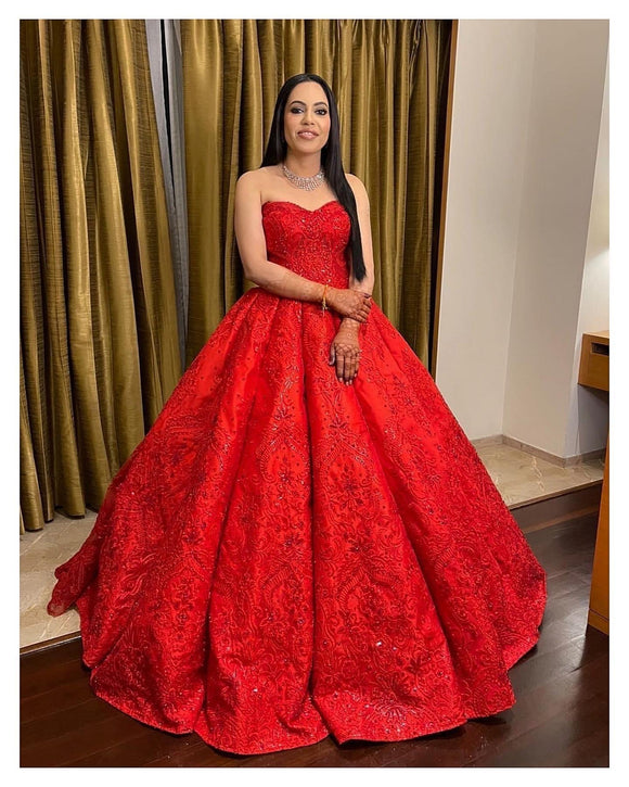 red dress with jewellery What to Wear With a Red Dress