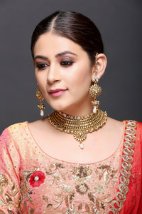 Gold Necklace with Kundan & Pearl Drop