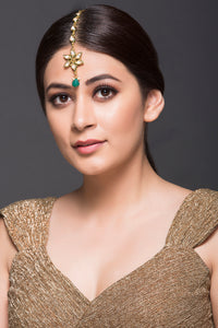 Kundan  MaangTikka With Green Stone