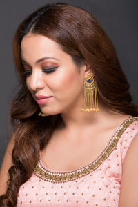 Hanging Pearls Earring