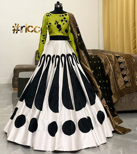 Modern Lehenga with benarsi dupatta