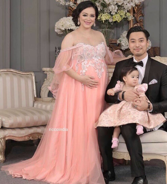 Off shoulder concept sleeve maternity gown