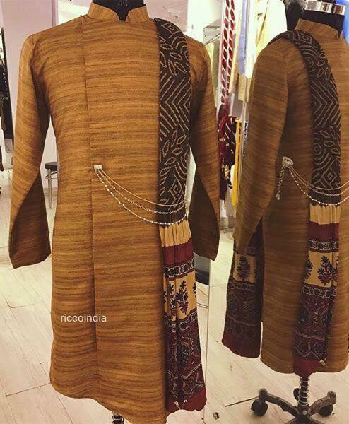 Chanderi kurta with ajrakh stole and pearl brooch
